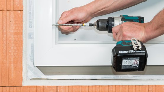 5. Pose de la fenêtre et isolation de la fente