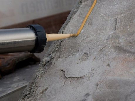 8. Raccord à des supports rugueux ou minéraux